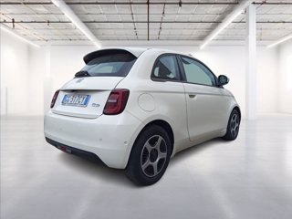 FIAT 500e Cabrio 42 kWh Passion 6