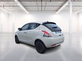 LANCIA Ypsilon 1.0 firefly hybrid Platino s&s 70cv 4