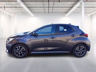 TOYOTA Yaris 1.5h Lounge 3