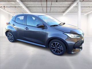 TOYOTA Yaris 1.5h Lounge 7