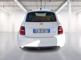 FIAT 500e 42 kWh Passion 5