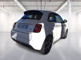 FIAT 500e 42 kWh Passion 6